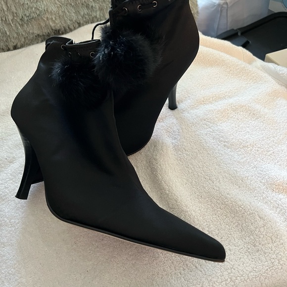 Worn Only Once Joey-O SHORT Fabric and Fur Pom Pom Booties. Gorgeous Boot - Picture 2 of 14